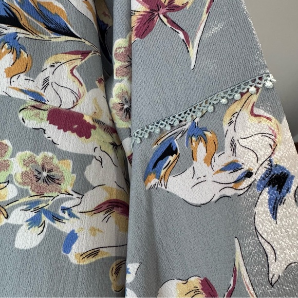 Suzanne Betro Sage Gray Floral Tiered Shift Dress Flared Long Sleeve Dress - Picture 5 of 12